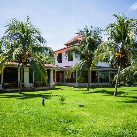 Terap Inn Kampong Raja Zewnętrze zdjęcie